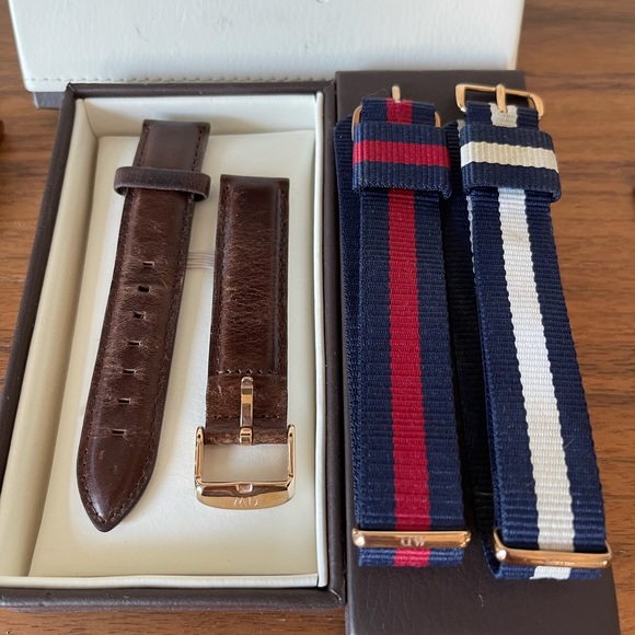 Daniel Wellington Classic Bristol 36mm with 3 sets of authentic watch bands +box - Picture 2 of 4